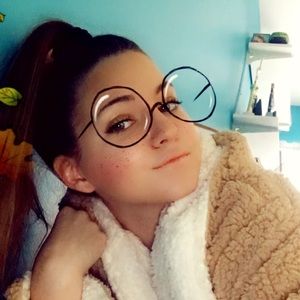 Meet your Posher, Brittney